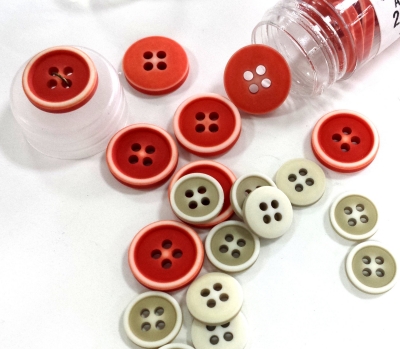 POLYESTER BUTTONS              VINTAGE 4 HOLES
