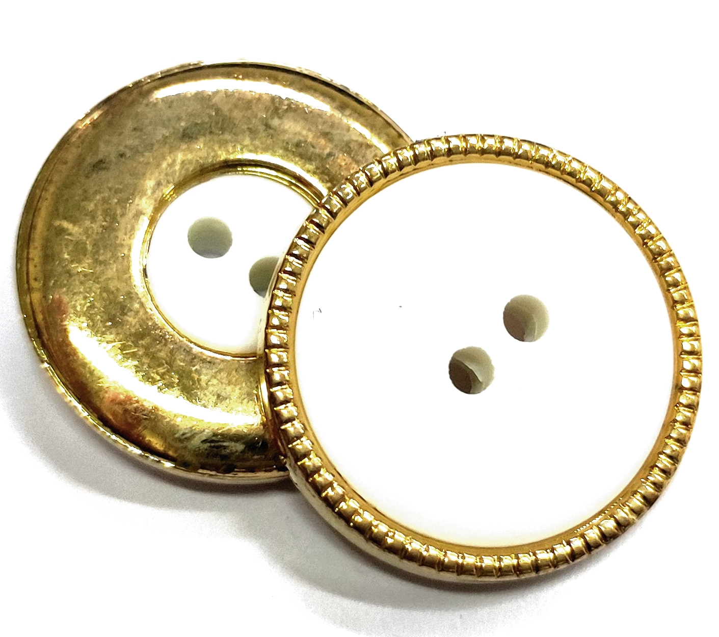 FANCY BUTTONS                  2 HOLES POLYESTER/GOLD