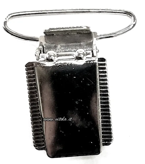 Clip per bretelle, accessorio utile e funzionale