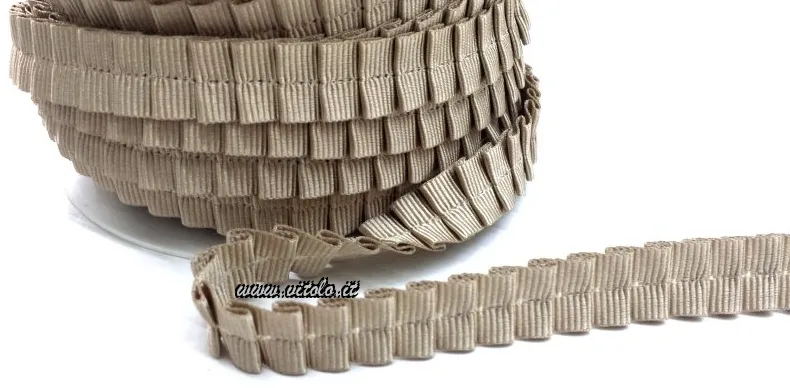 Ruban gros-grain plissé avec couture centrale