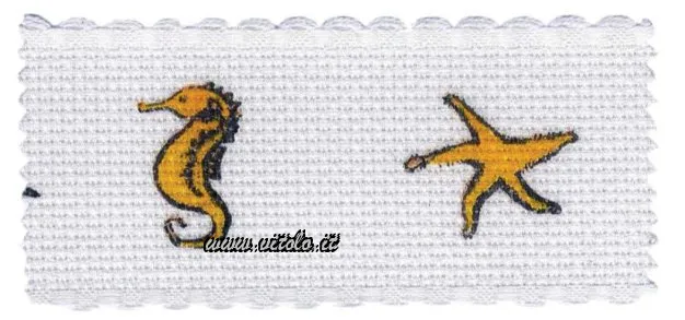 Con disegno da ricamare