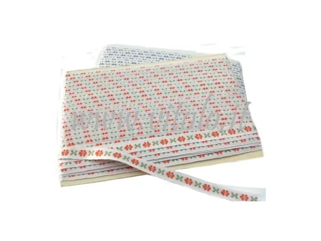Nastro jacquard tirolese, versatile e resistente