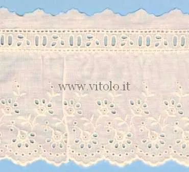 Ricamo sangallo in cotone ecru