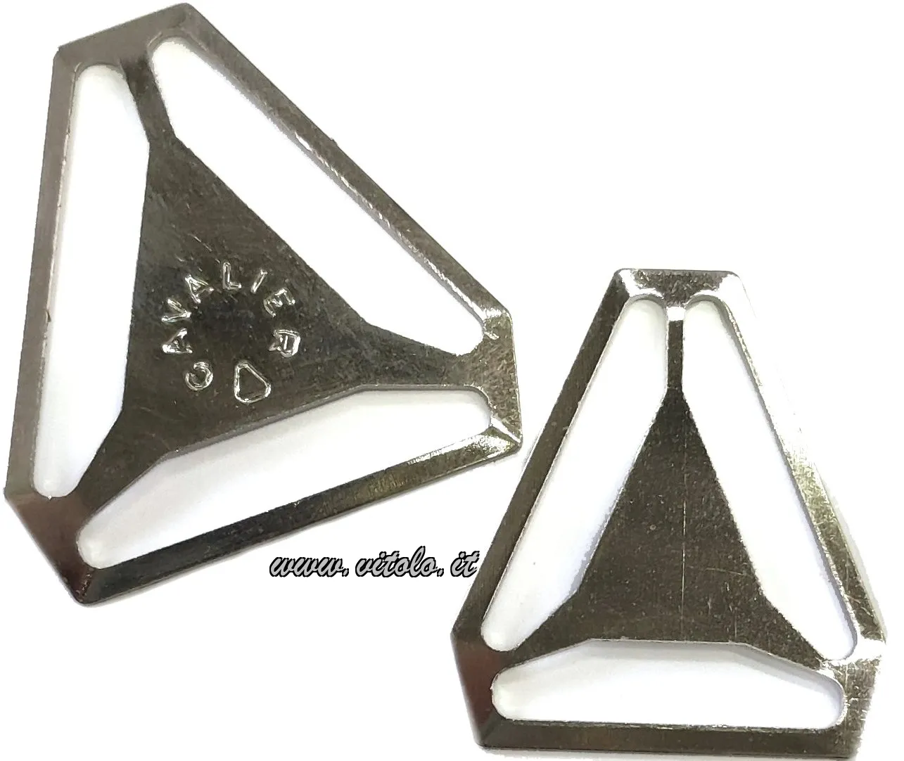 Passante triangolo per fibbie, utile accessorio per bretelle